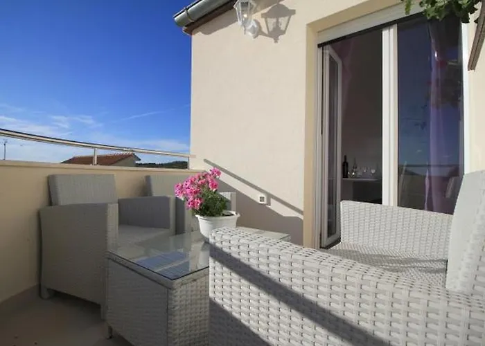 Апартаменты In Brodarica With Sea View, Balcony, Air Conditioning, Wifi 5183-1 Шибеник